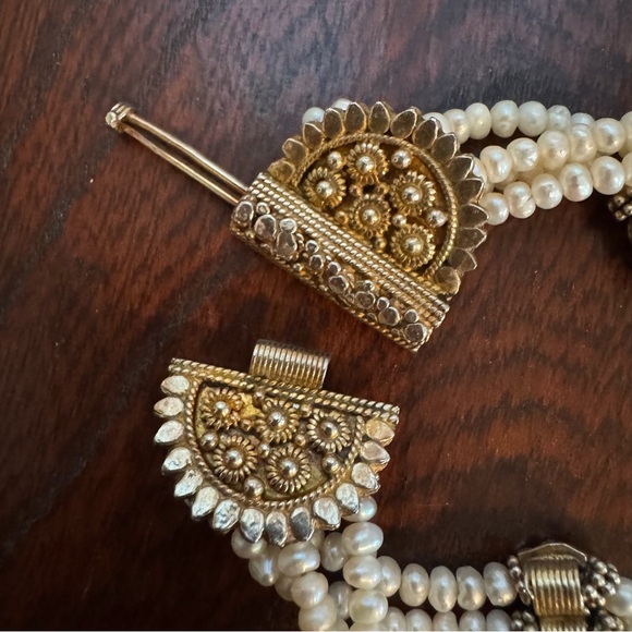 Vintage Multi-Strand Pearl Bracelet Gold Tone Ornate Clasp - Picture 3 of 6
